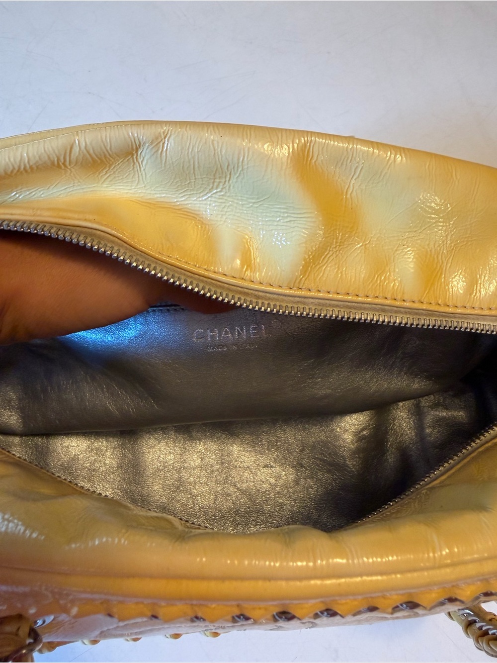 CHANEL Pale Yellow modern bowling chain bag - Picture 8 of 12